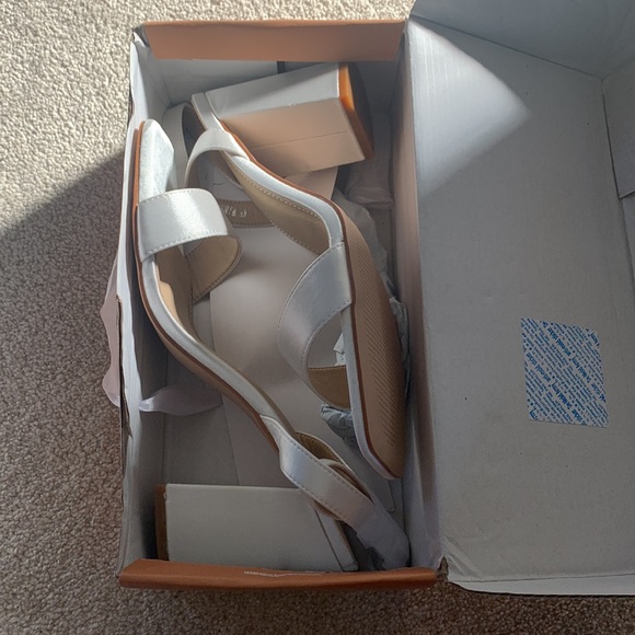 ASOS chunky white satin heels - Picture 2 of 3